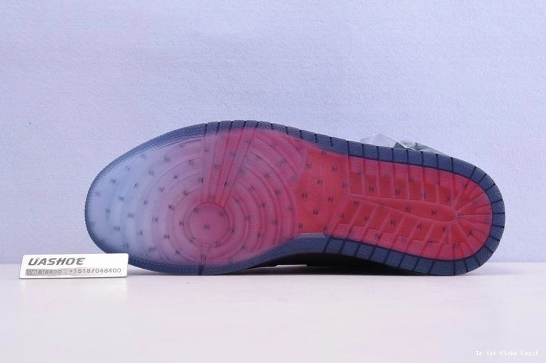 Zoom BV0006-900  1 High Jordan Retro Fearless 0331